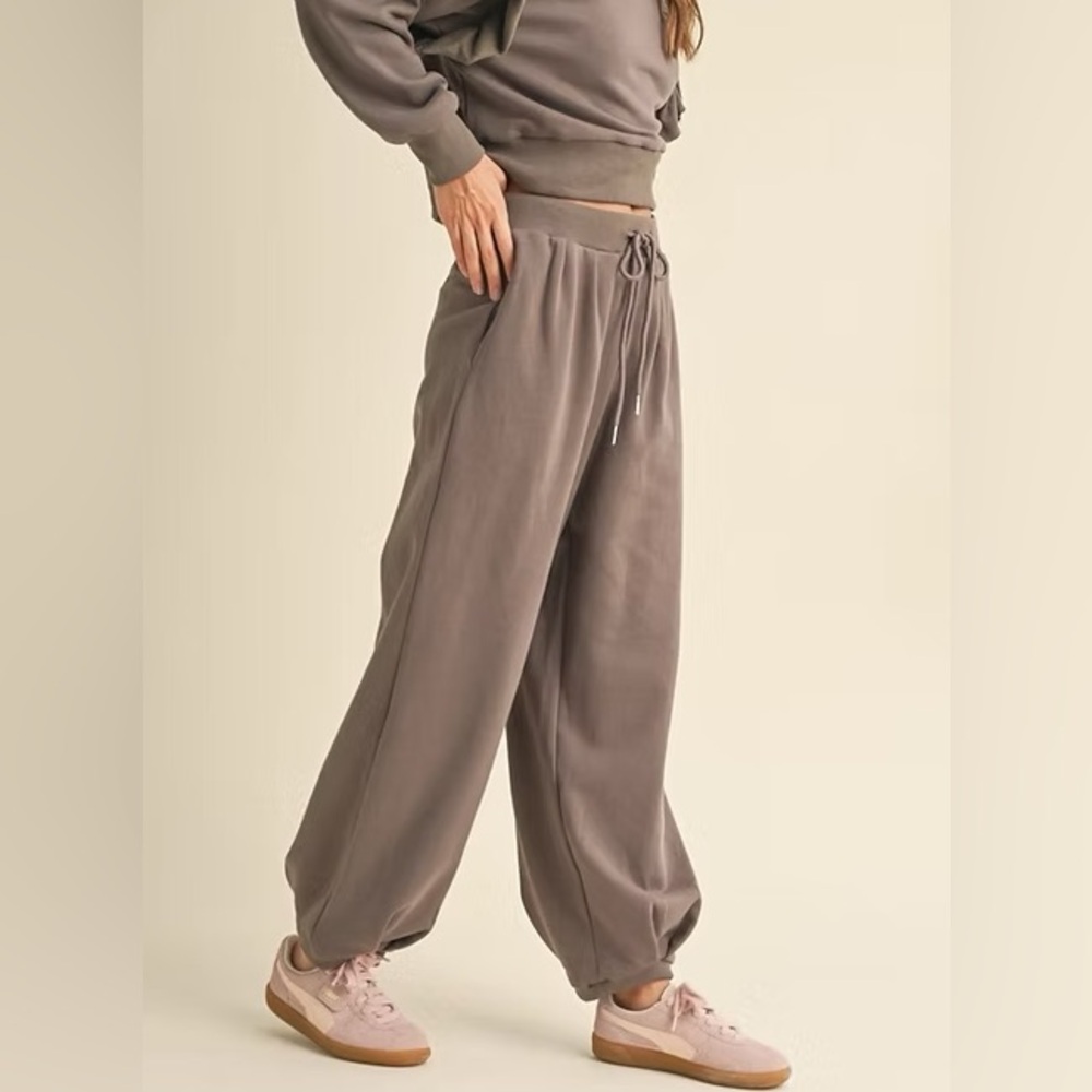 1 LEFT! ✨ Harper Knit Pants